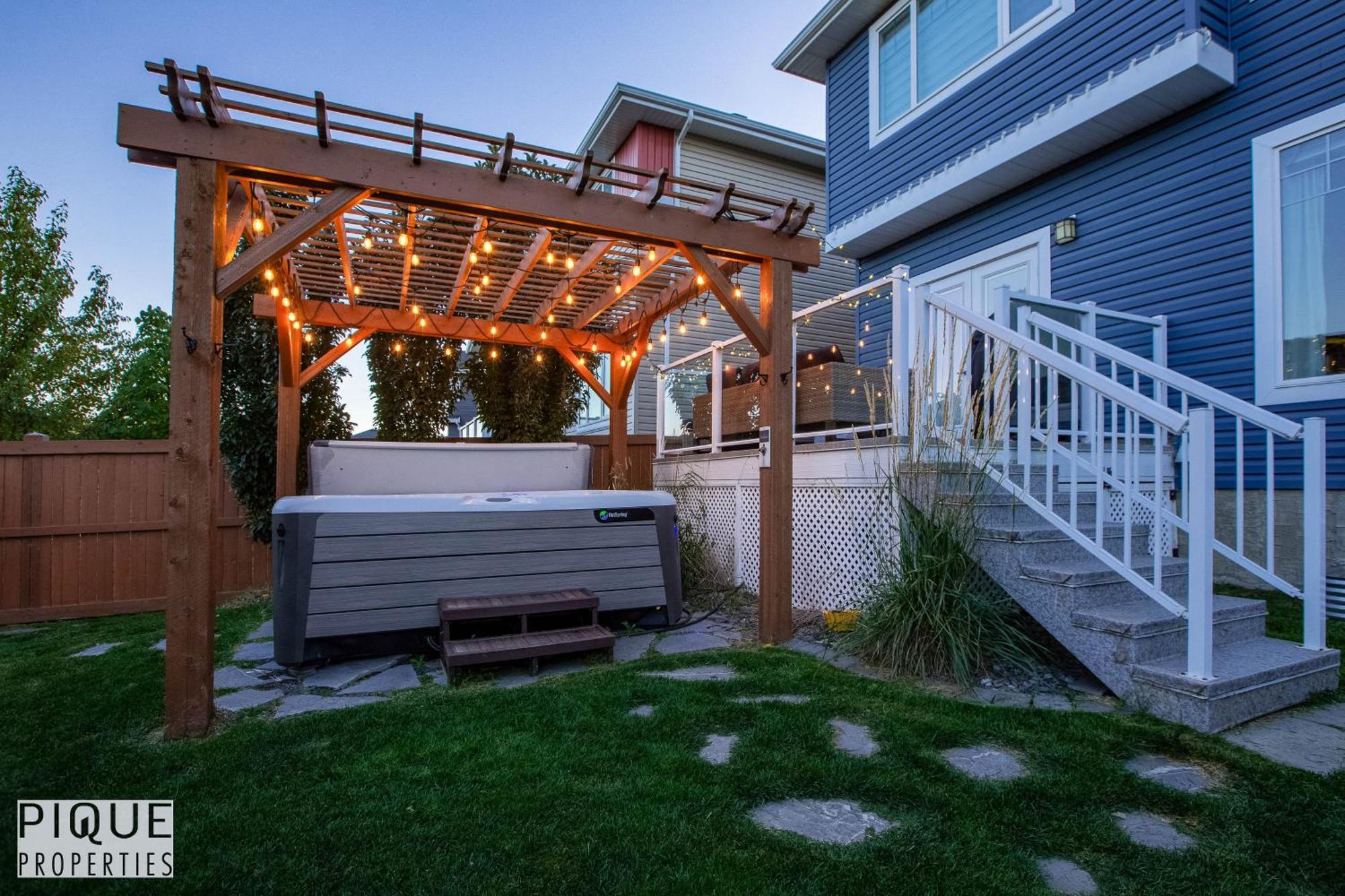 Stunning Suite-Hot Tub-Kingbed-Fireplace-Mins-Yeg Edmonton Exterior foto