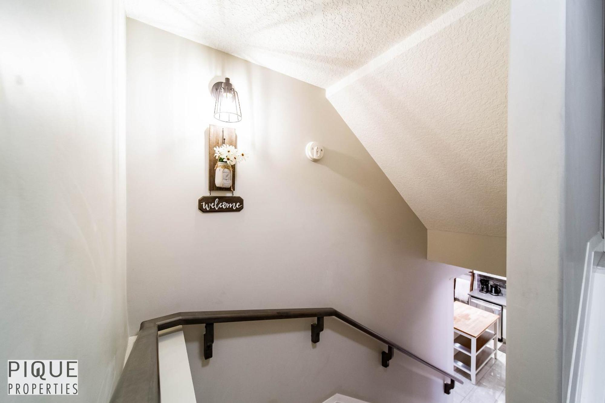 Stunning Suite-Hot Tub-Kingbed-Fireplace-Mins-Yeg Edmonton Exterior foto