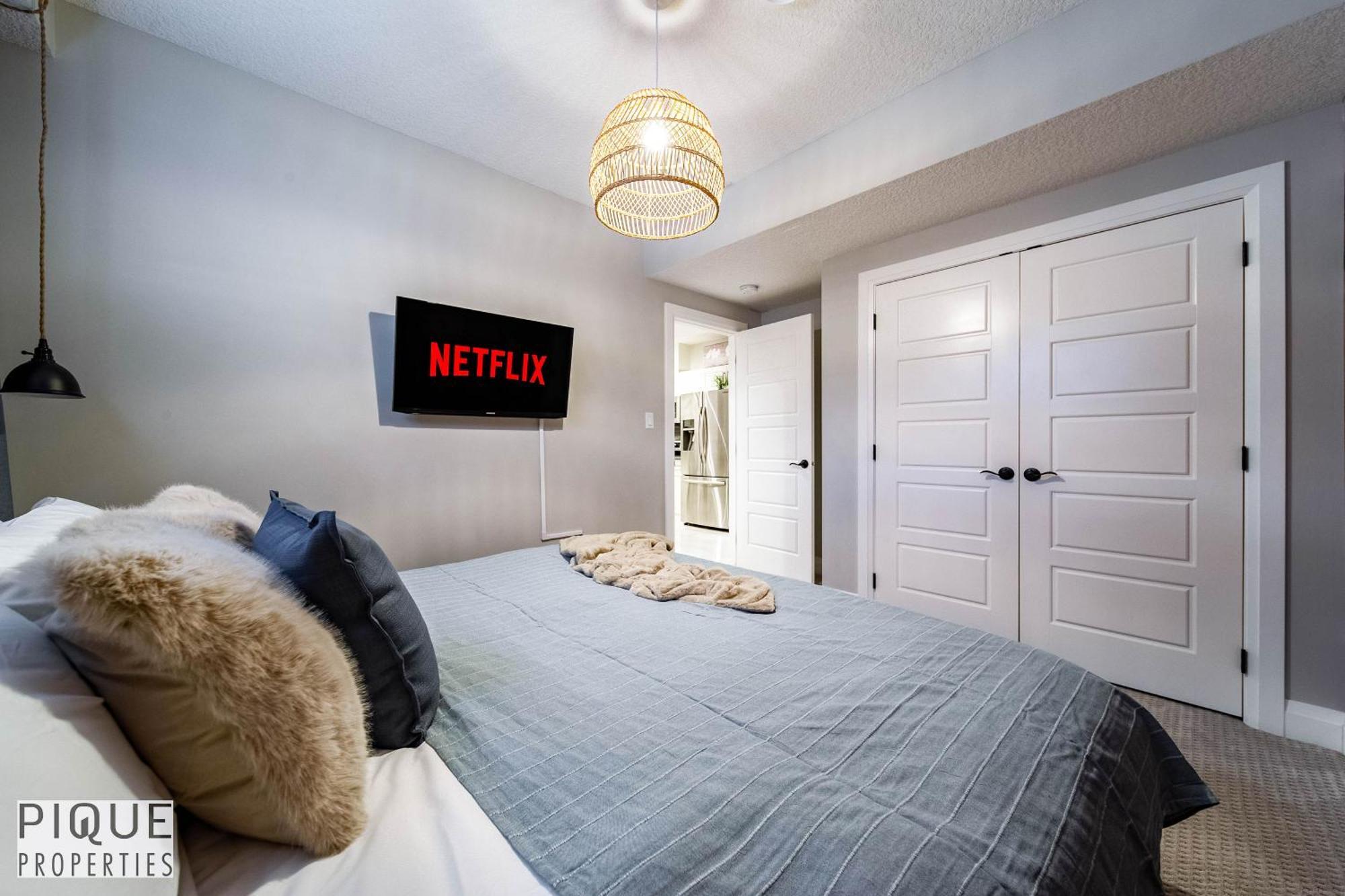 Stunning Suite-Hot Tub-Kingbed-Fireplace-Mins-Yeg Edmonton Exterior foto
